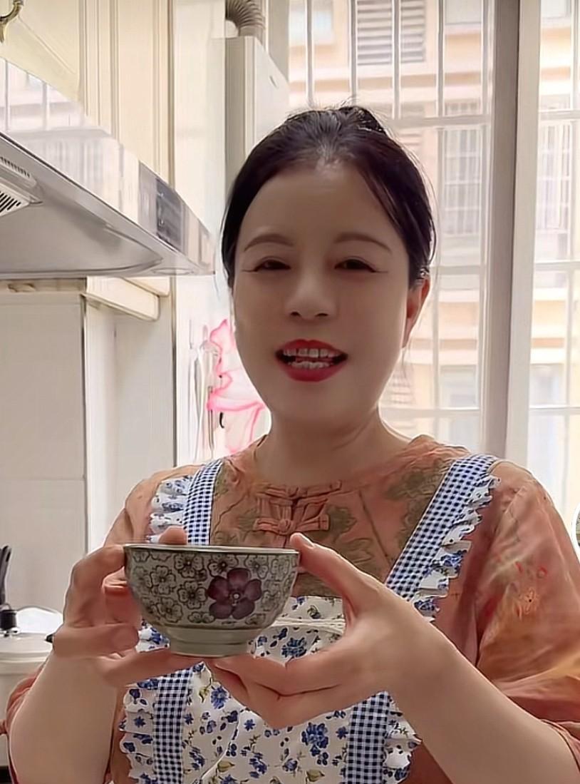 “我们家，遇到了最坏的恶”，这是许敏唯一在直播间说的一句话。
潘律师曾直言，论口