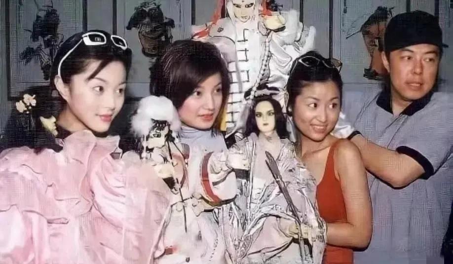 看到这张图我终于理解琼瑶阿姨的审美了！
难怪当初林心如是演赛亚公主的人选，三人中