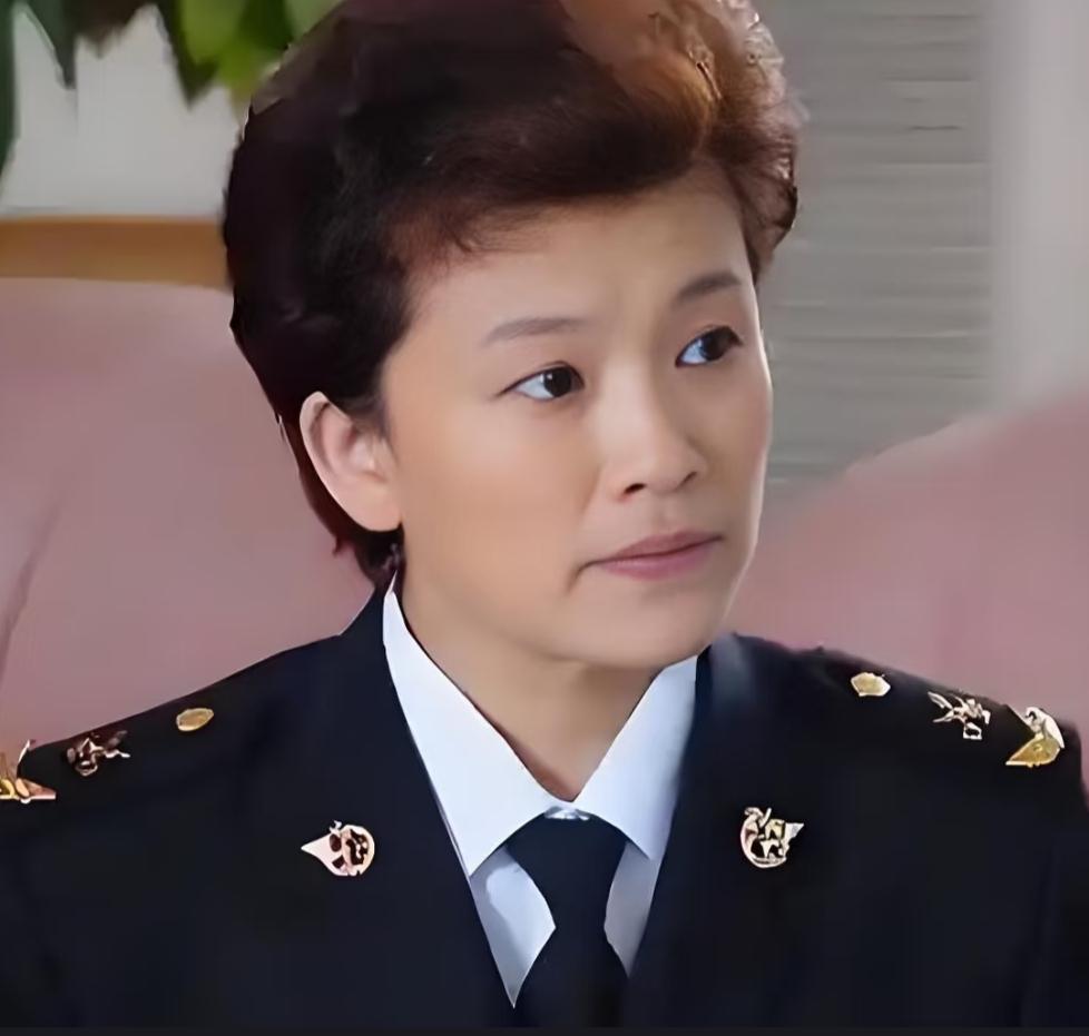 宋春丽把“中国式母亲”撕成4000层褶皱