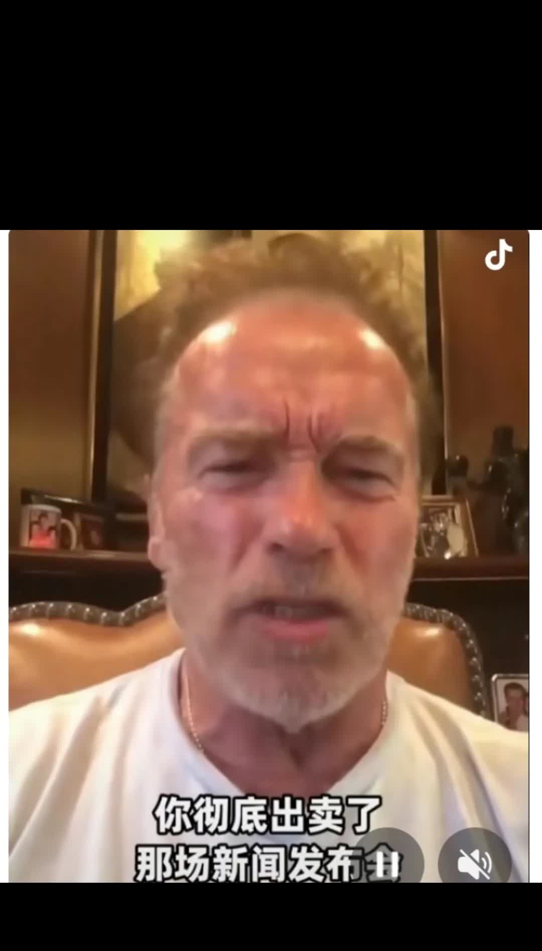 有媒体报道称，特朗普可能是美国有史以来最烂！最怂！最没劲的美国总统！
有报道称