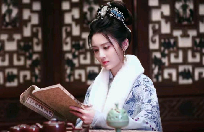 明明相貌平平，演古装却总能艳压一大片，张慧雯怎么做到的 ​​​