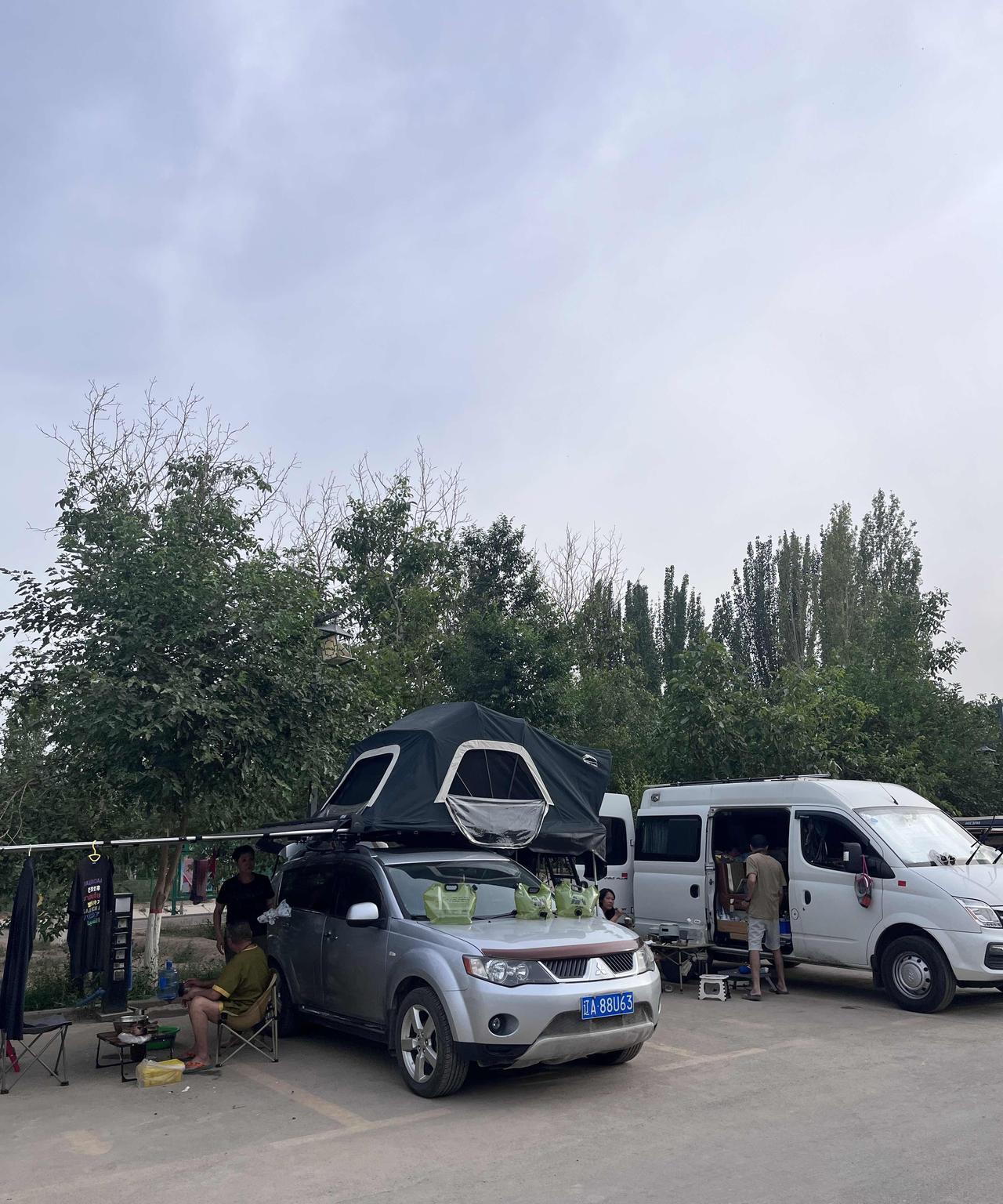 自驾游并非旅游，而是一种生活。看看我在国道216路上结识的武大哥，他就是把家中的