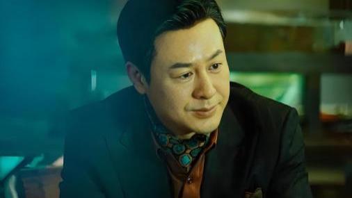 热搜爆了！张颂文将粉丝信件扔车外引热议，剧组工作人员发声喊冤