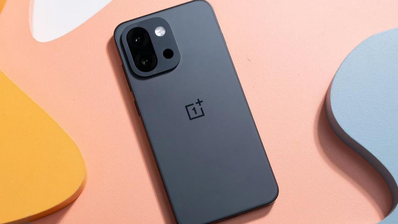 小米15、OPPO Find X8s和一加13T，这3款小屏旗舰该怎么选？