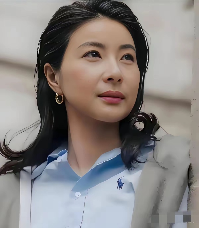 有人说郭晶晶耳垂小没贵人相，可她偏靠自律打破相书定律。七岁练跳水，她咬牙熬过枯燥