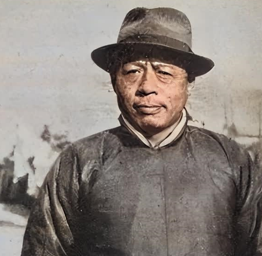 1944年，八路军干部陈克被伪军抓住，临刑之前，一汉奸自告奋勇：“太君交给我，我