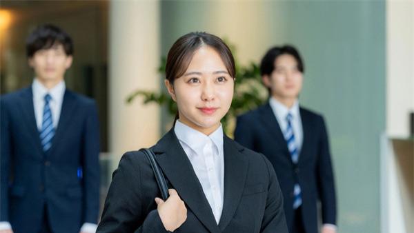 职场新人实用好物 花王“祝”你步履生风