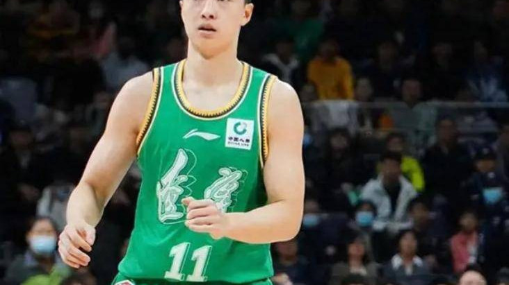 辽宁男篮4分惜败！无缘大逆转，张峻豪26分，黄秋实18分14篮板