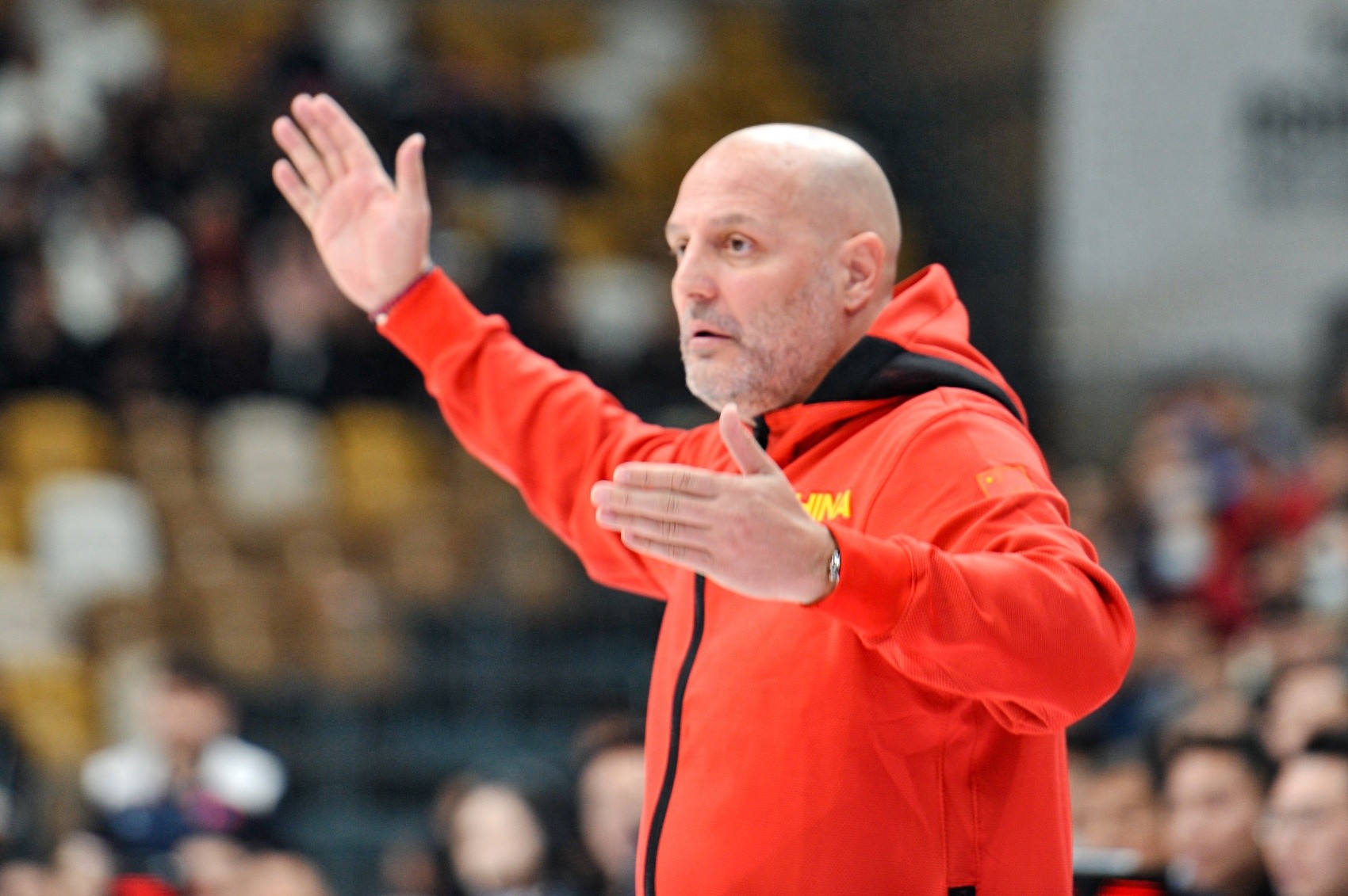 媒体人:高大锋线处理球是欧洲经典打法，但男篮侧翼达不到乔帅要求

8月23日，新