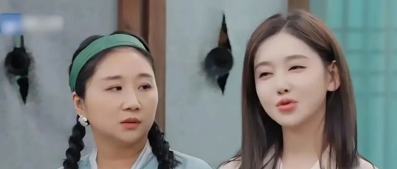 李沐宸好茶一女的！长的一张整容脸，颜值放在娱乐圈里就是长的一般。自己封自己短剧女