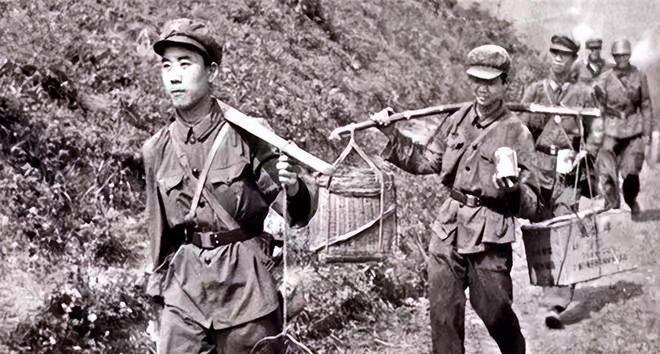 1979年，在对越自卫反击战中，我军一炊事员在送饭途中碰见了一个越军哨所，将哨兵