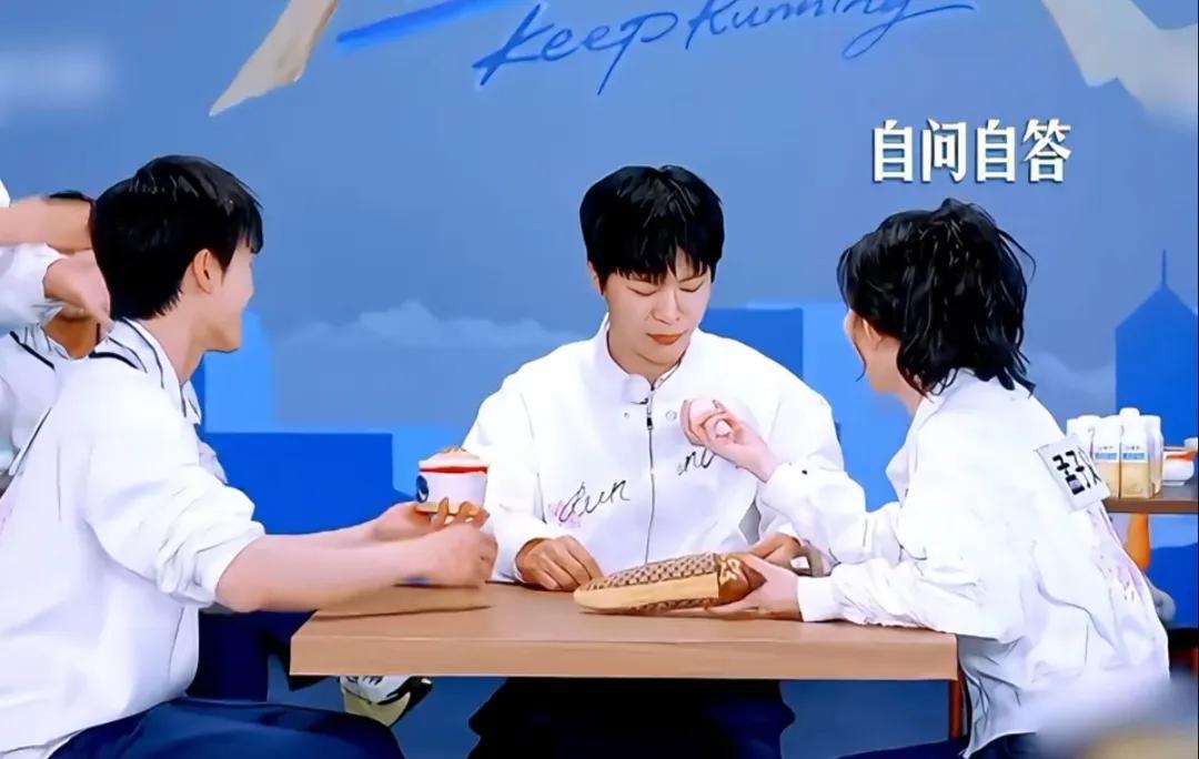 这两天，孟子义的一碗勾践剑与武汉面是出名了吧，都传到什么地方了？反正我在这边是看
