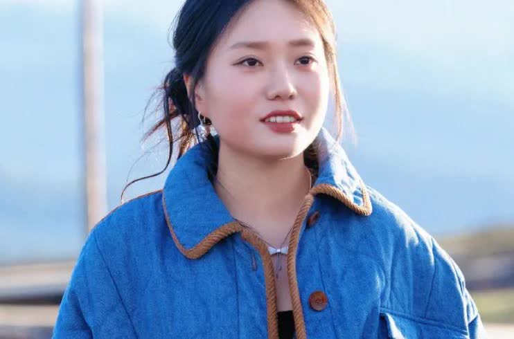 李雪琴终于回应了！
李雪琴昨天夜里被前合伙人实名举报了，谢田飞举报李雪琴公司有
