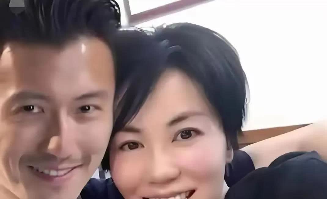 谢霆锋为何背负抛妻弃子的骂名，也不愿意和王菲分开？
从初恋到复合，掐指一算两人