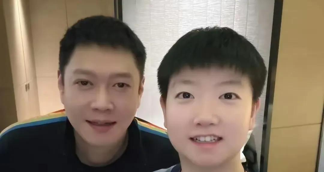 Coco做啥，网上都会有一群人放大，挑拨他们的关系，虽然Coco是莎莎的主教练，