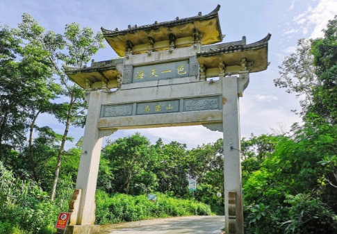 失信被执行人可以出国旅游吗？

‌失信被执行人是可以出国的，但是其出国行为受到一