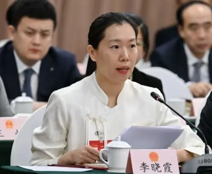 李晓霞谈体坛饭圈：
针对饭圈的整治，一定要跨部门多平台综合整治，斩断饭圈的利益链