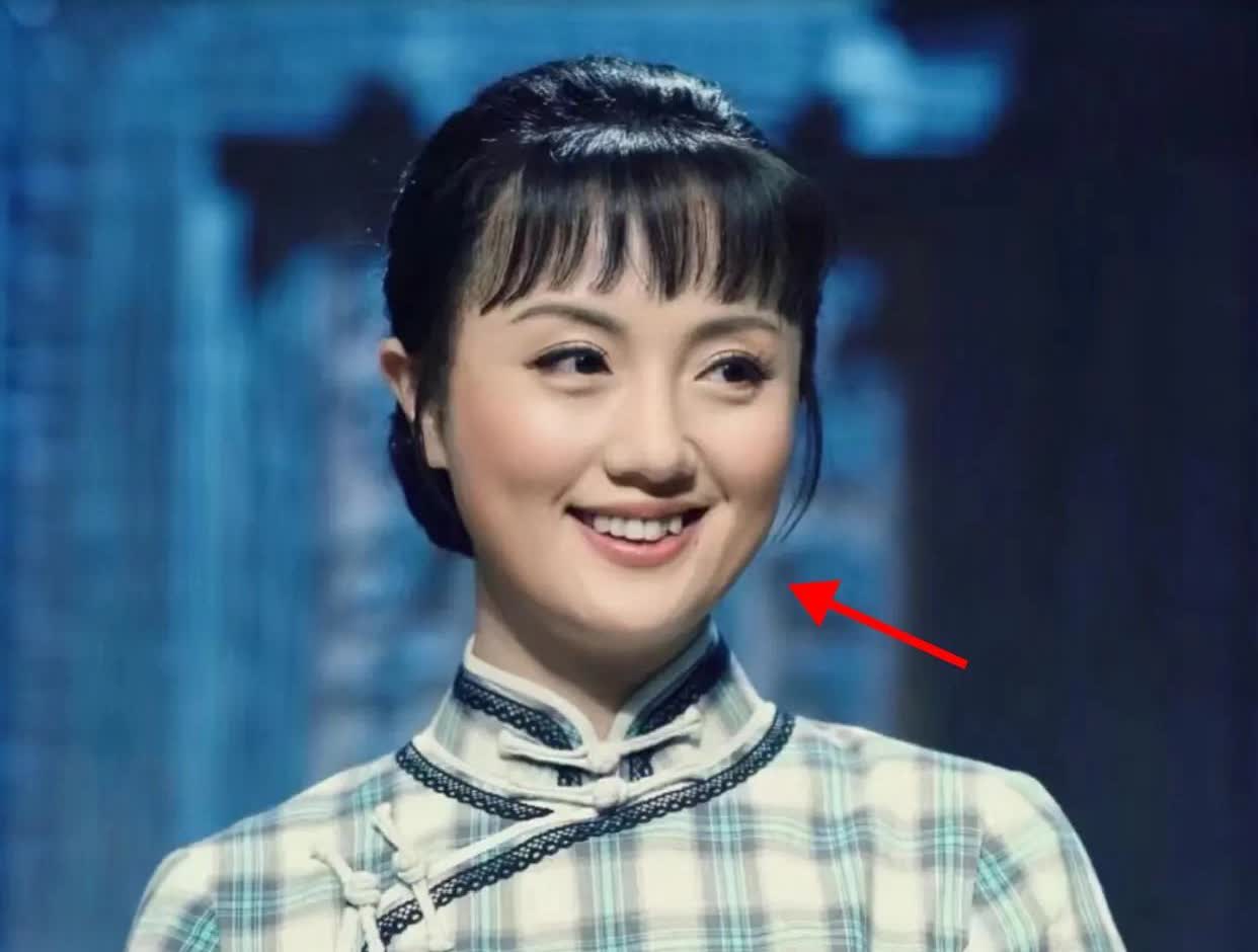 朱媛媛说，在中戏的时候
我不是班里最漂亮的
可没想到，老师会拉着我，意味深长