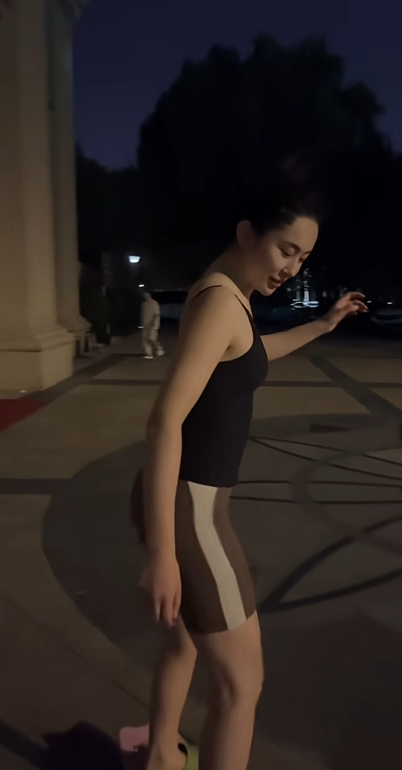 好久没玩滑板了，今天练练