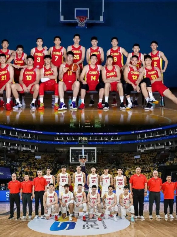 复盘昨晚中韩之战。虽然最终我们79:71， 8分优势战胜韩国队，在一片赞美声中，