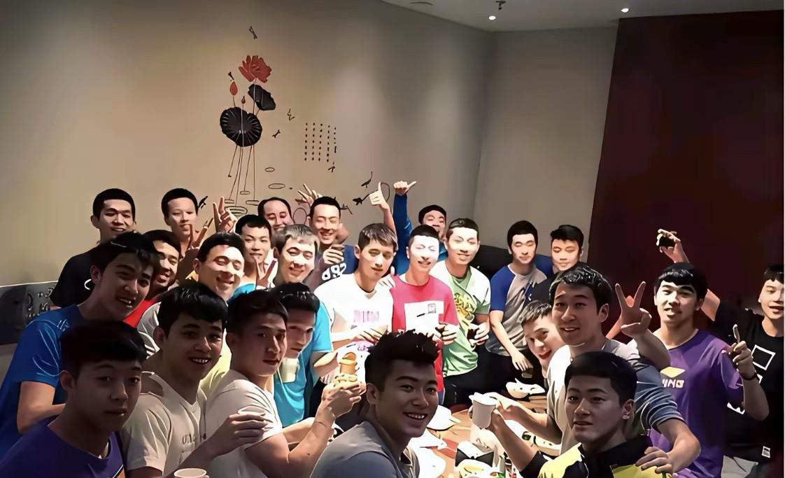 DeepSeek评选的男乒历史最佳TOP10（2025年评选）
同样基于成就、统