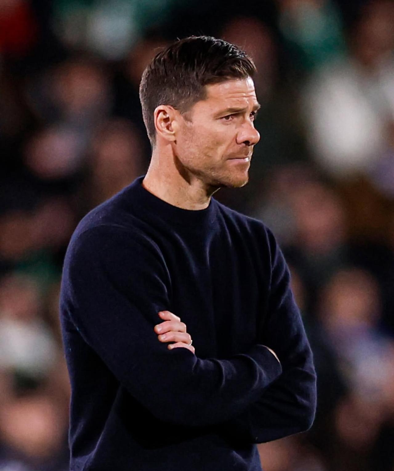 就皇马和埃尔切的比赛来看 皇马队内也就守门员库尔图瓦是顶级水平的发挥 其他前中后