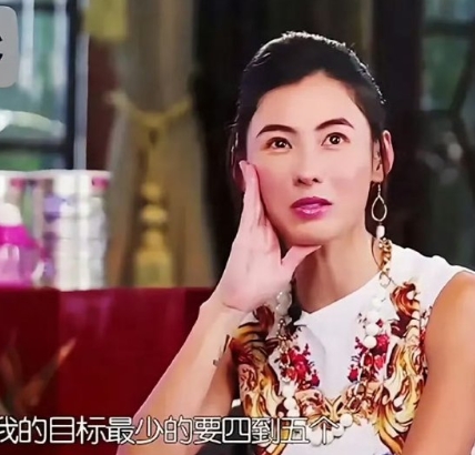 张柏芝真的是慈母心理！
她说想再生个女儿，目标是 4 到 5 个孩子。沈凌问她一