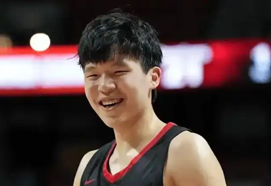 ESPN分析师Tim Legler在参加另一位NBA记者Adam Mares的播