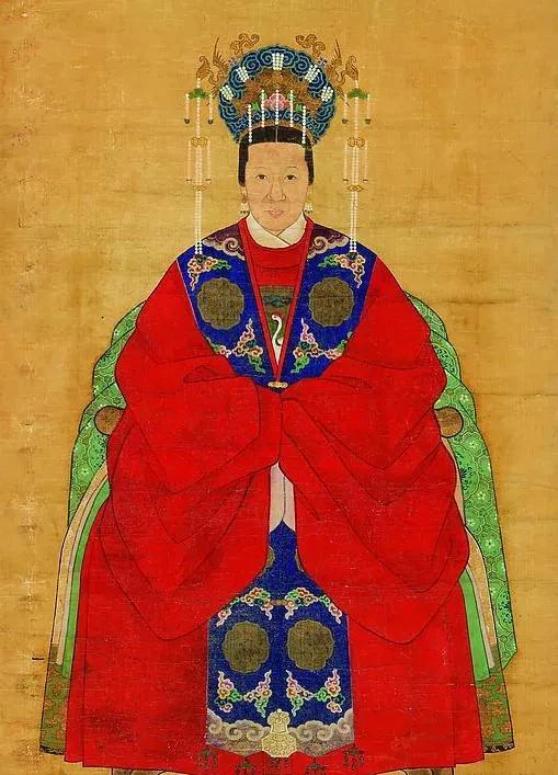 清朝被封诰命夫人名单：
尹继善母亲（徐氏）
总兵郑永鍷的继室（谢氏）
李鸿章继室