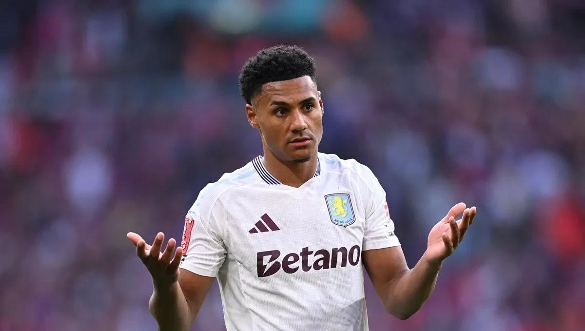 今夏曼联锋线谁来救命？
是花钱买个未来的大奖，还是立马补上破网的锅？
一边是维拉