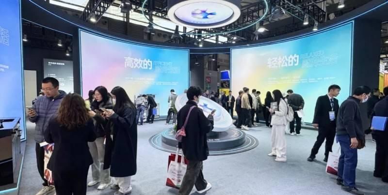 【帅丰集成灶时空S5 AWE2025闪耀登场，中关村测评力证厨房新体验】
202
