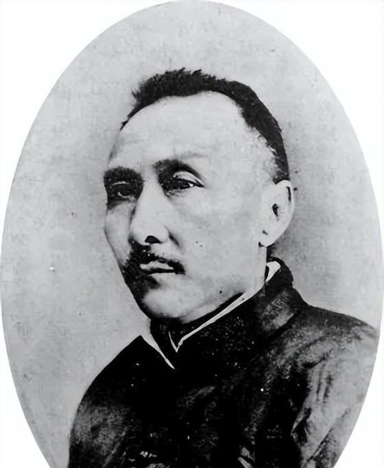 清朝末年，大刀王五刺杀慈禧太后失败，被大内侍卫打了一掌，身受内伤，急需人参治病，