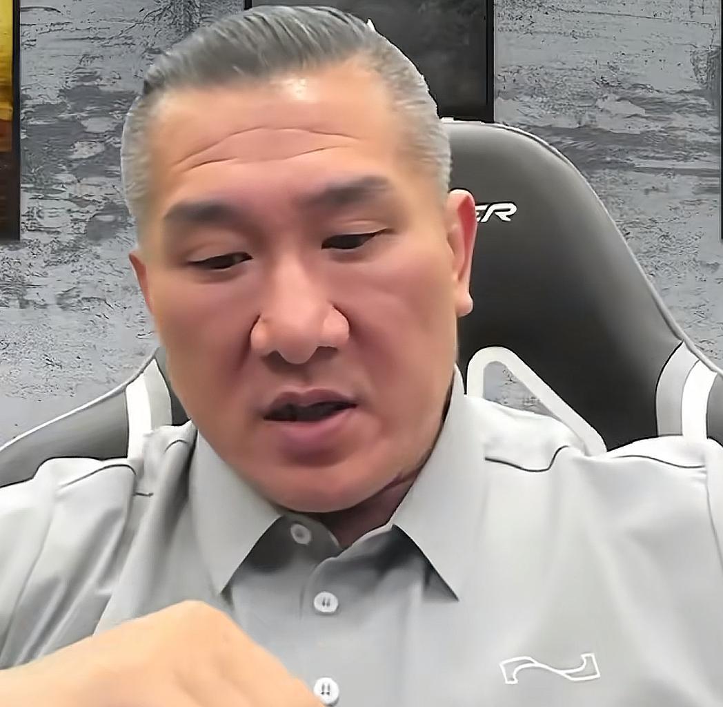 馆长近日直播中谈到“若发生意外”的话题，他希望到时候各位把他的老婆孩子给保护起来