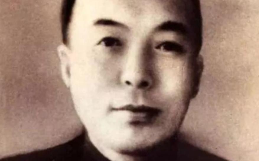 1946年，抗联将领李兆麟受邀去一名年轻女子家中做客，刚喝了一口茶后，他感觉味道