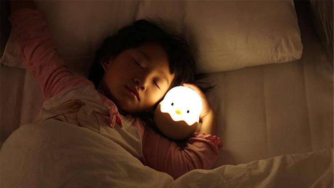 灯光是孩子入睡的“隐形开关”：科学用灯，让孩子快速安睡