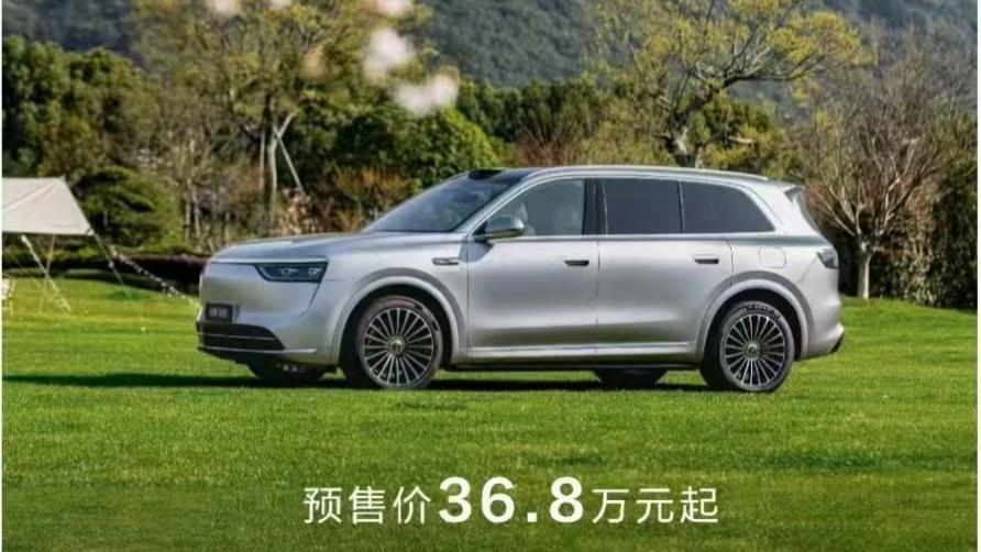 问界 M8 仅用 31 天小订突破 10 万辆： 现象级爆款的诞生