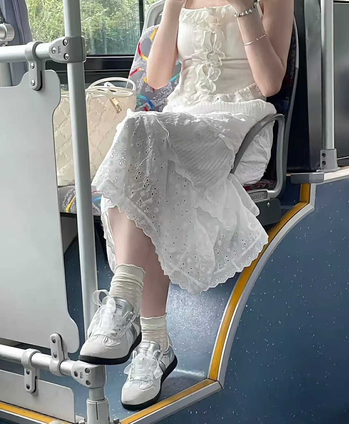 怎么才能要到她的联系方式？