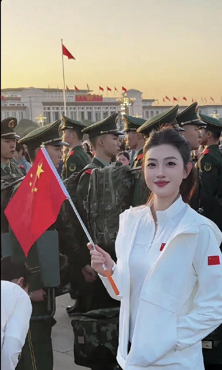 今天“驴家一姐”桐桐带着女儿专程到天安门广场看国庆升旗，为祖国庆生，并暗示在这里