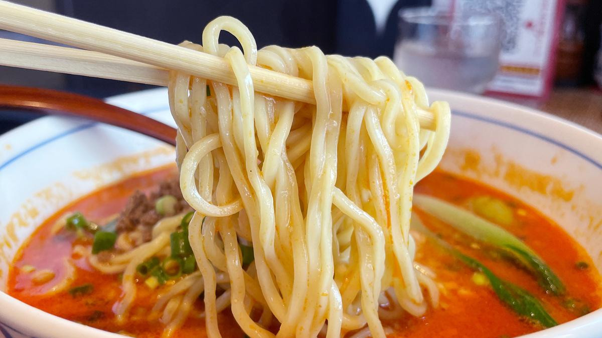 香辣牛肉面界，8 小时熬汤 + 两厘米厚牛肉