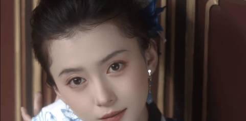 胡连馨这个造型好像冰冰范啊，被美貌征服