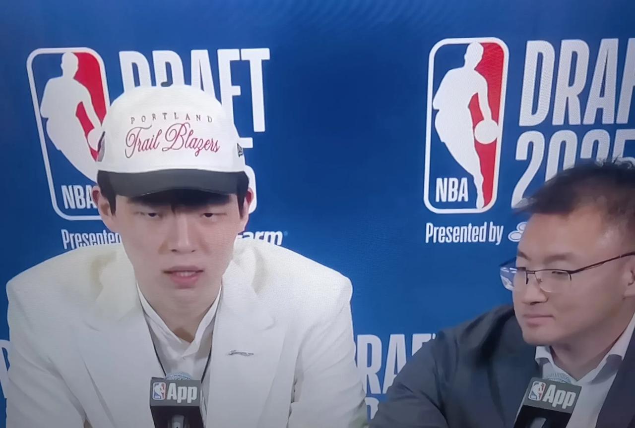 杨瀚森试训开拓者！
       杨瀚森继姚明、易建联顺位最高的NBA中国篮球运