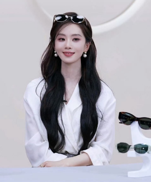 吴奇隆、刘诗诗的感情，中年人的我一下子就看懂了。刘大锤又爆料了，说他俩不确定有没