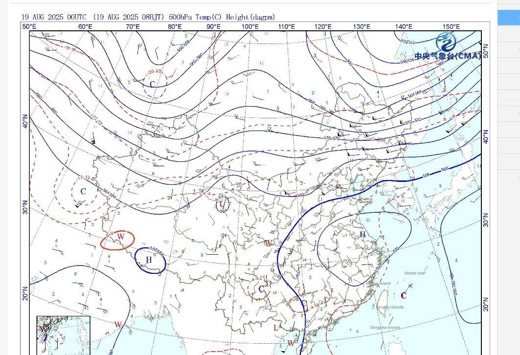 从今天的天气实况图来看，今天副热带高压终于没有和陆地高压联手了。
但尽管如此，今