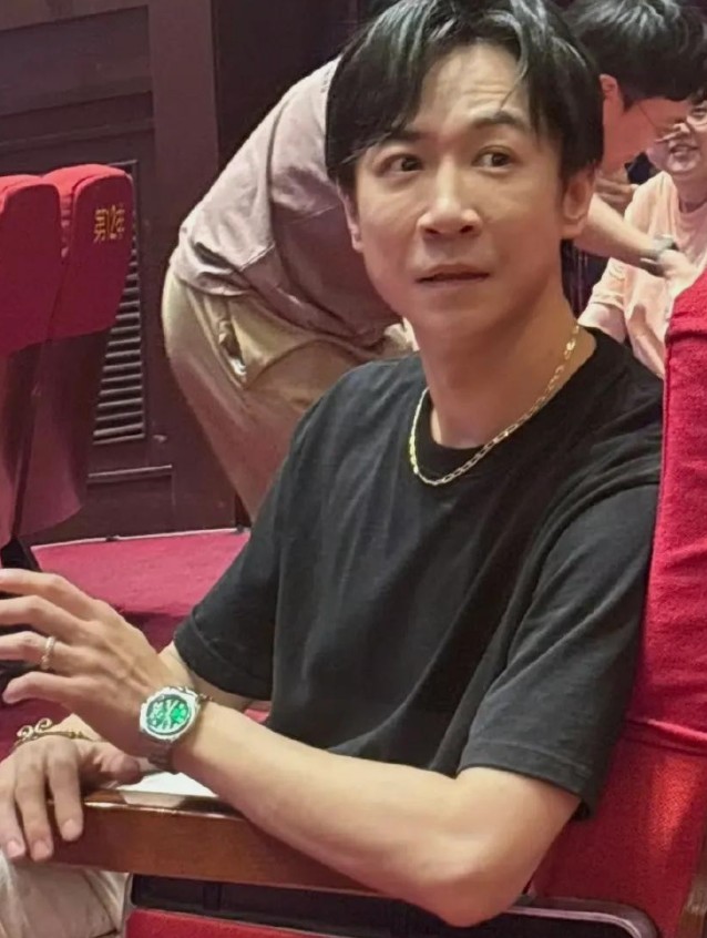 董璇还是有点自卑的，她认为有个孩子，自己年龄大了，别人能看上自己已经很不容易了，