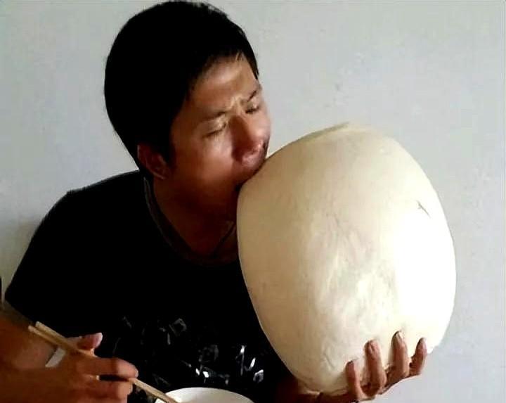 同样是小麦，为什么中国人会吃蒸馒头，欧洲人吃的却是烤面包？其实原因很简单：
麻烦