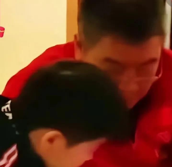 18年开始李隼把幼莎带在身边那时的莎莎没有主管教练，一直散养状态！
李隼不管是训