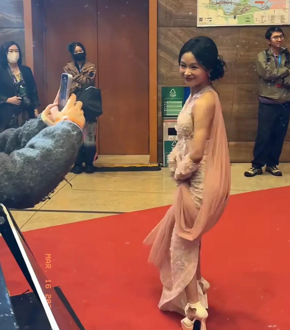 短剧演员余茵现实颜值差距大











我的天哪！这照片里的人真的是余