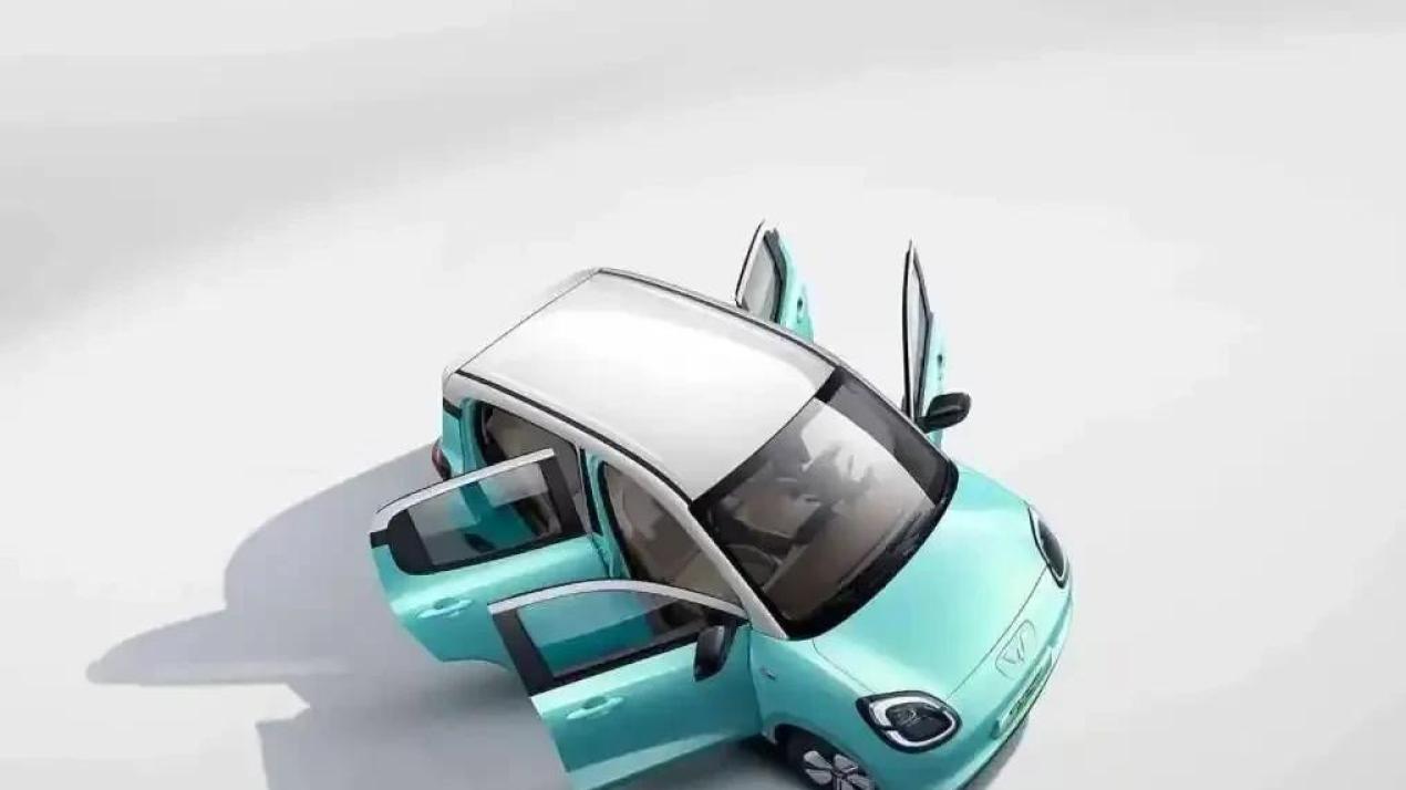 五菱四门版MINIEV续航突破200公里，4.48万起售藏着什么黑科技