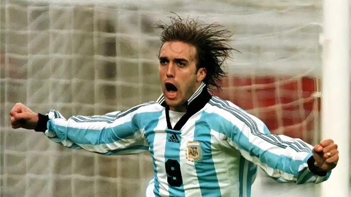 “战神”巴蒂有多念旧？9年佛罗伦萨坚守，32岁夺冠为何掩面哭？