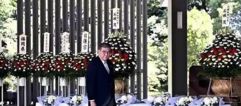 日本首相石破茂最近有点忙，也有些分裂，他似乎在玩一种高难度的外交平衡术，但绳子两